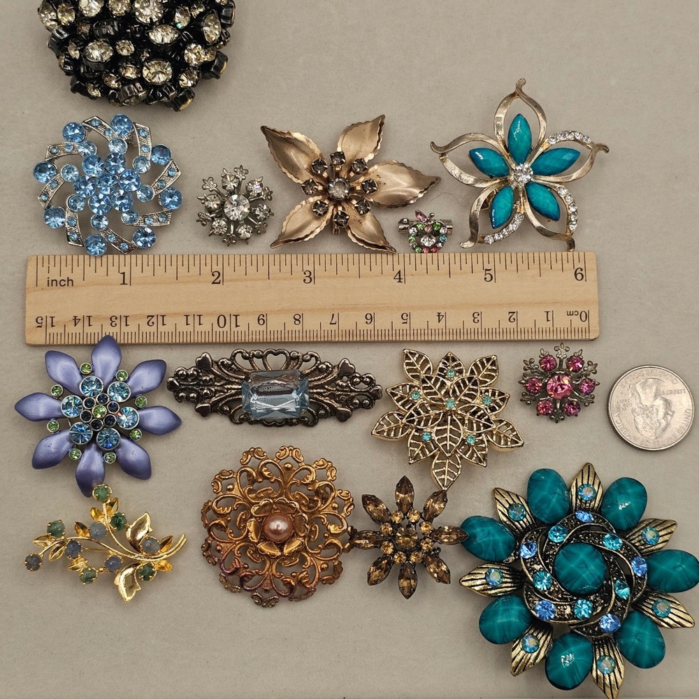 Floral Rhinestone Brooch Lot 13pc Colorful Vintage to Modern Pins - Picture 3 of 16
